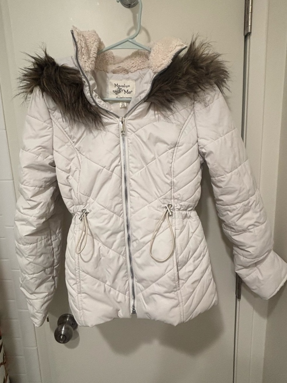 Maralyn & Me Light Cream Quilted Puffer Jacket with Faux Fur Hood small